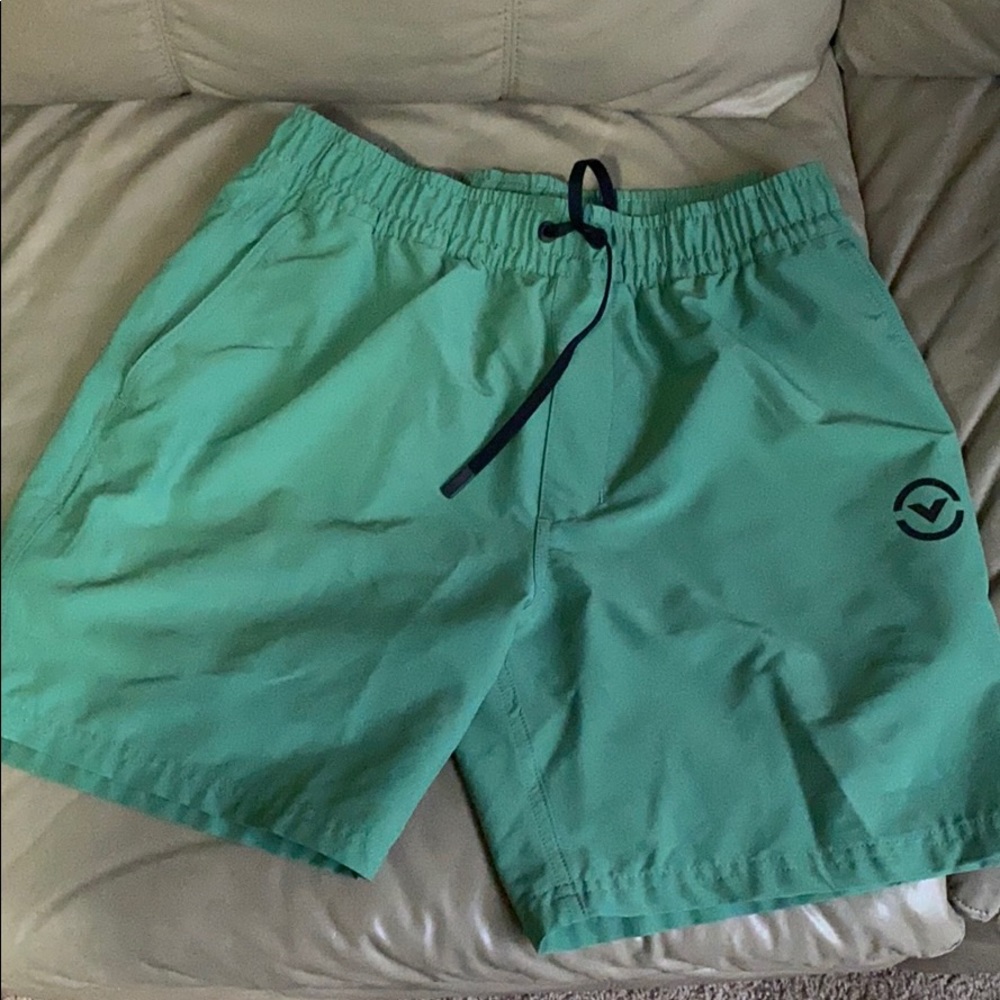 Virus shorts medium